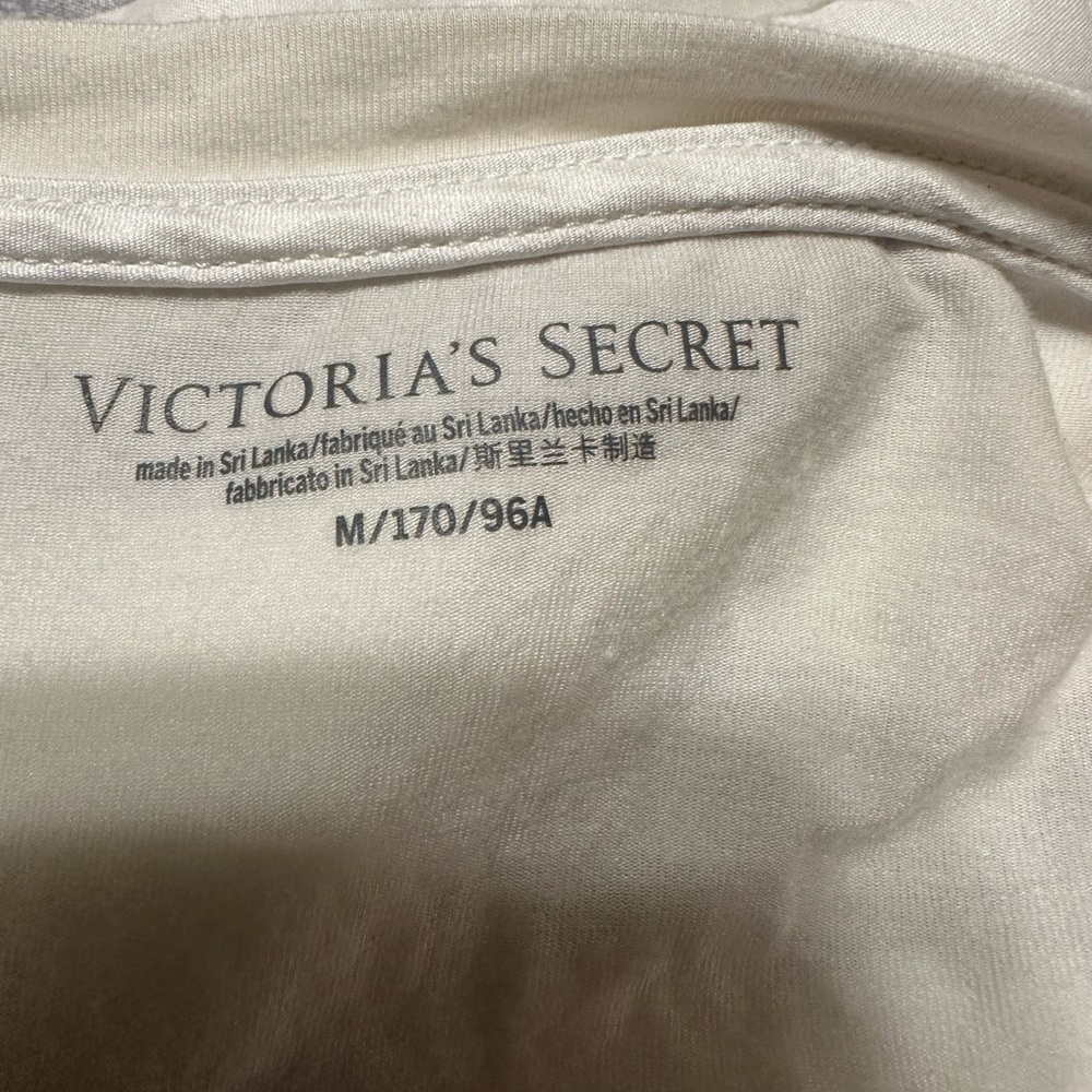 Victoria Secret V-Neck T - Picture 8 of 8
